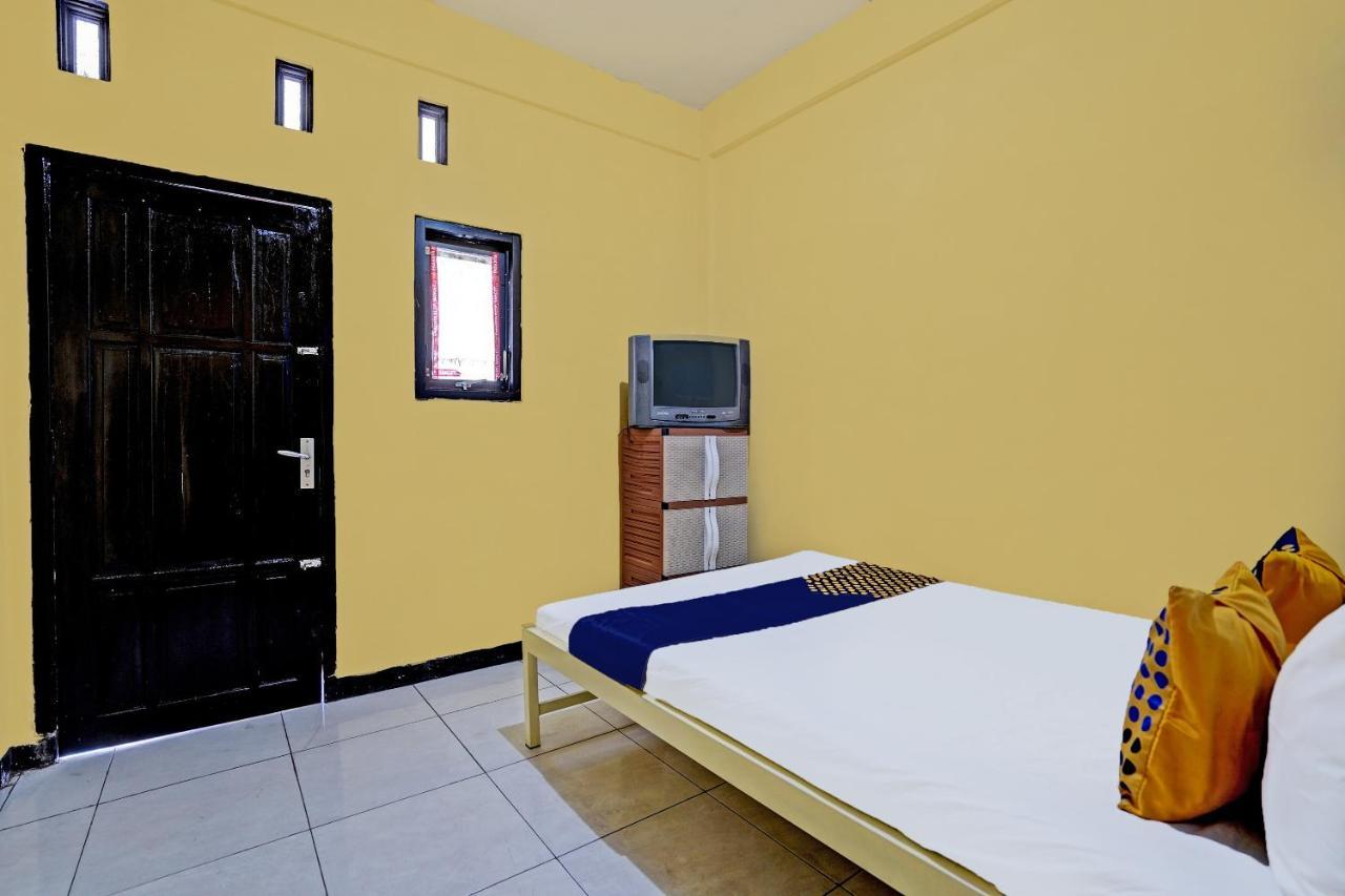 Hotel Oyo Life 91947 Kost Barokah Syariah Mojokerto Exterior foto