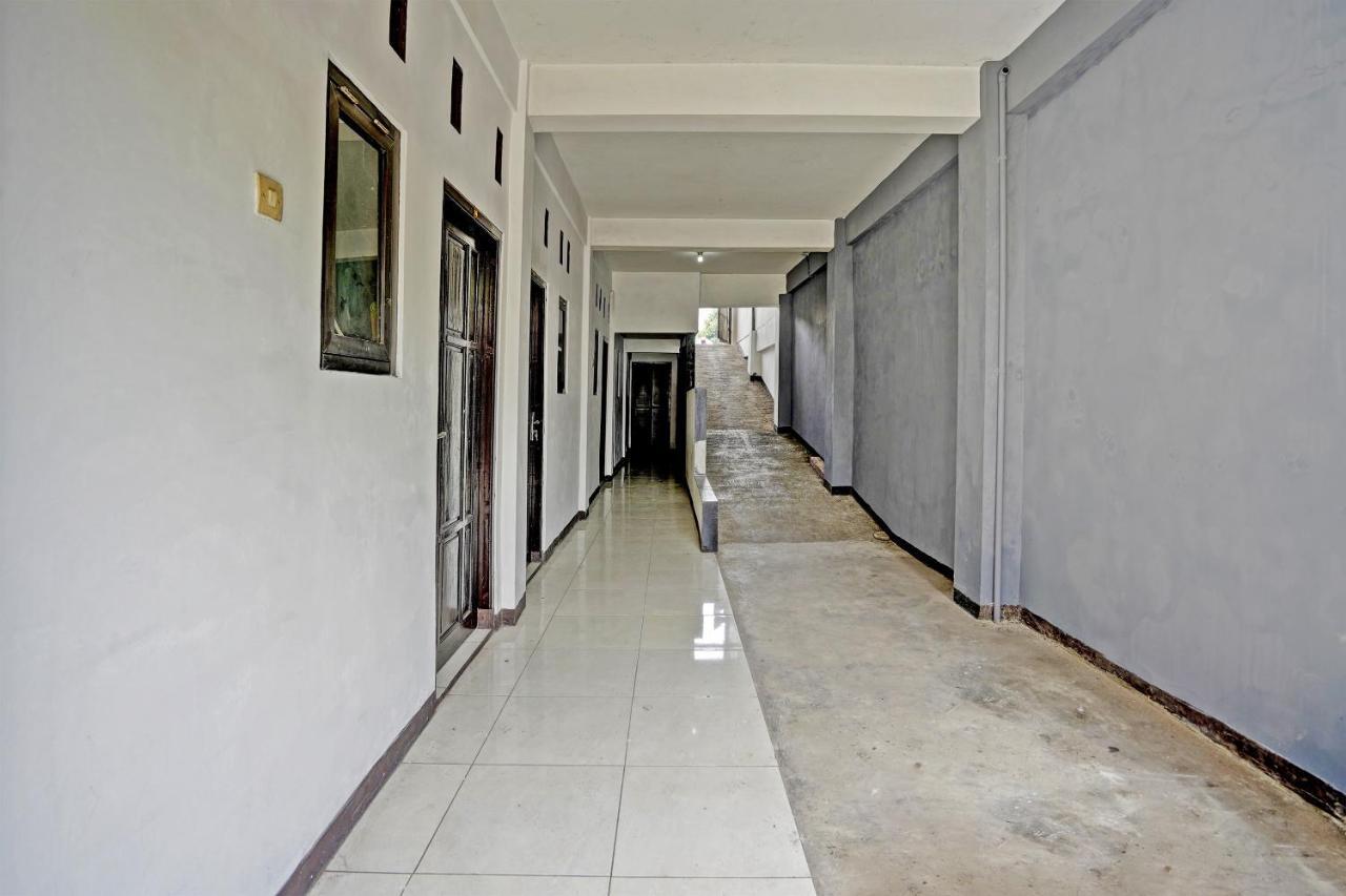 Hotel Oyo Life 91947 Kost Barokah Syariah Mojokerto Exterior foto