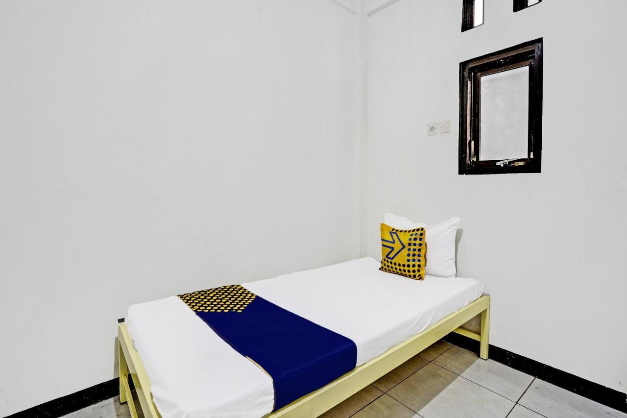 Hotel Oyo Life 91947 Kost Barokah Syariah Mojokerto Exterior foto