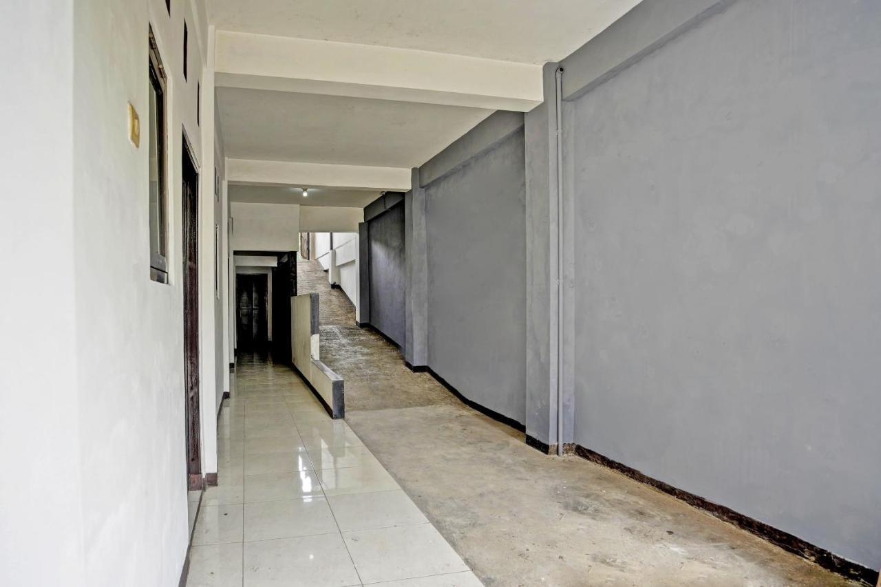 Hotel Oyo Life 91947 Kost Barokah Syariah Mojokerto Exterior foto